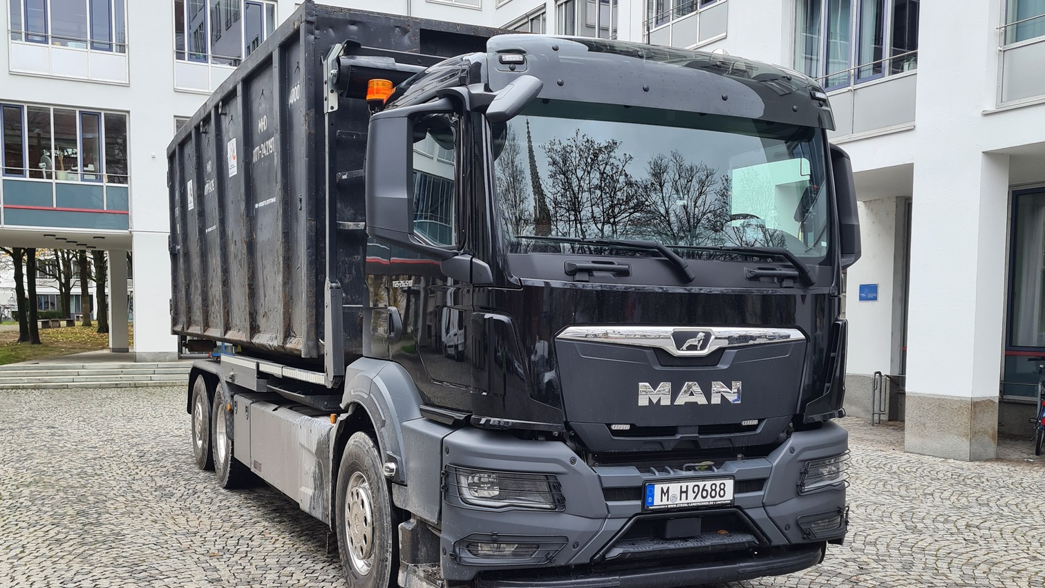 mhd-containerdienst-fuhrpark_7-skaliert